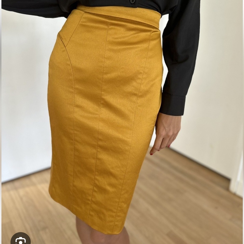 Dolce & Gabbana Pencil Skirt with full zipper Size 40